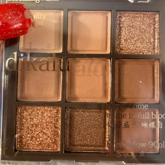 DIKALU 9-Color Eyeshadow Palette, Shimmer & Matte Smudge Proof Eye Shadow Makeup - Picture 8 of 8